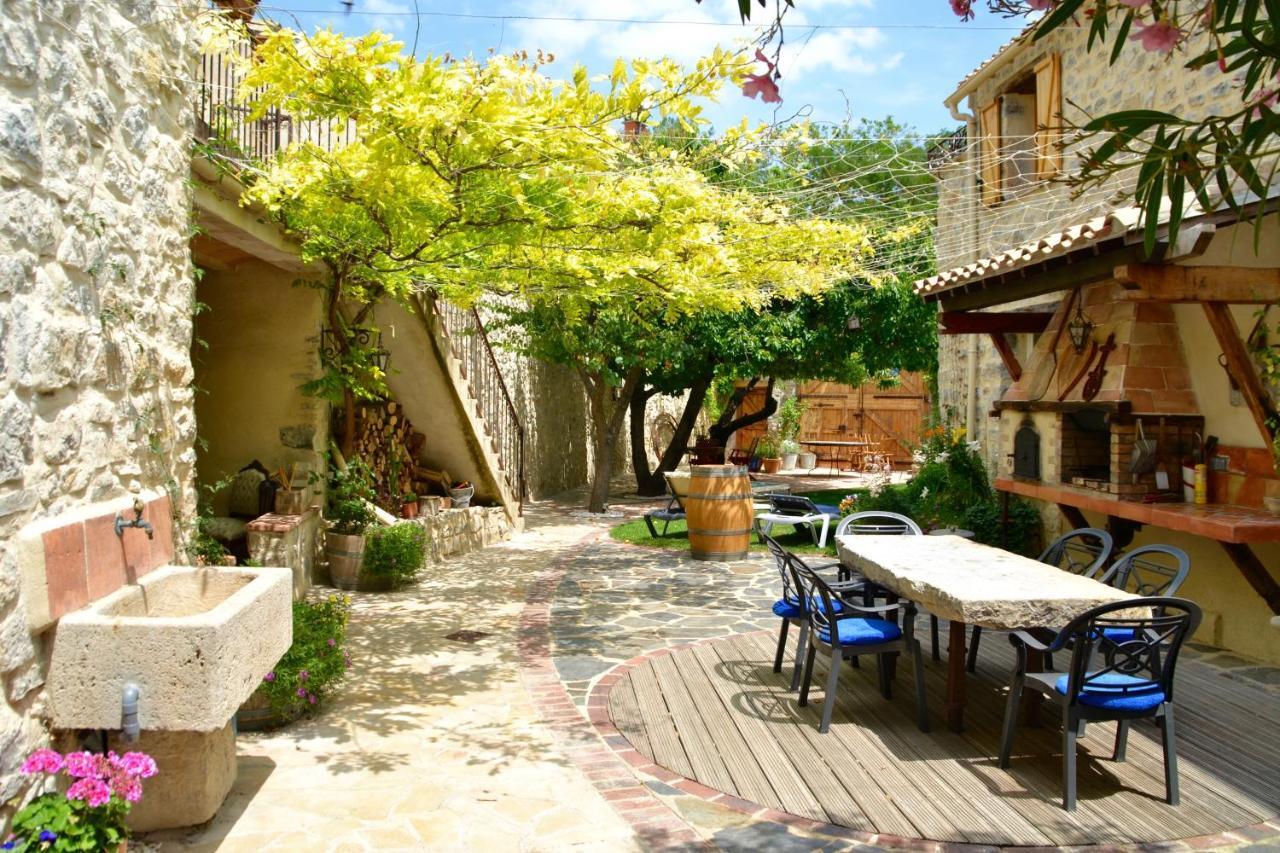 Holidays In Lagrasse Exterior photo